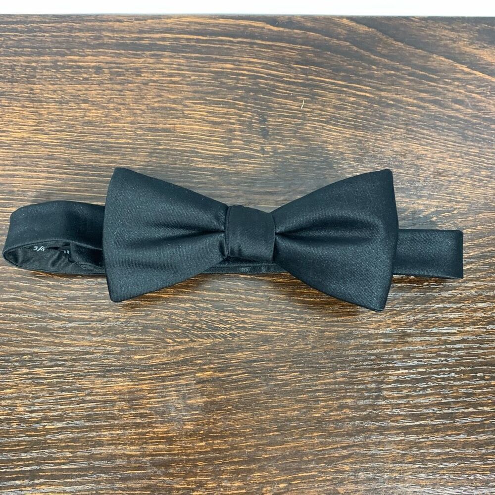Stafford Black satin bow tie adjustable